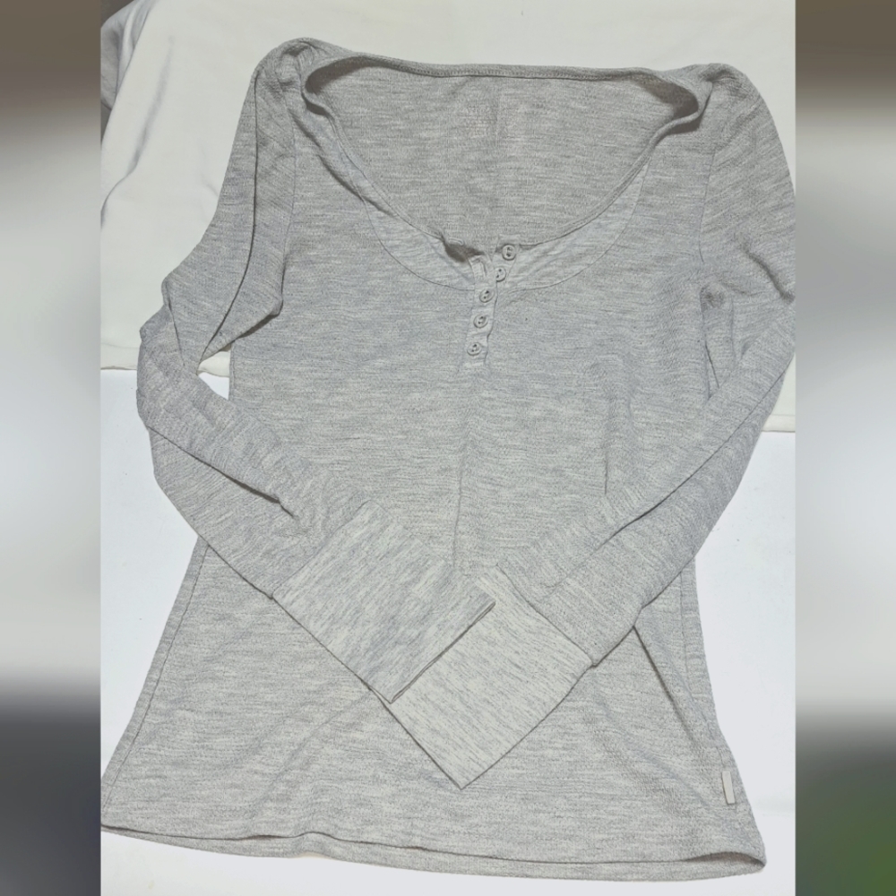 Gray long sleeve thermal